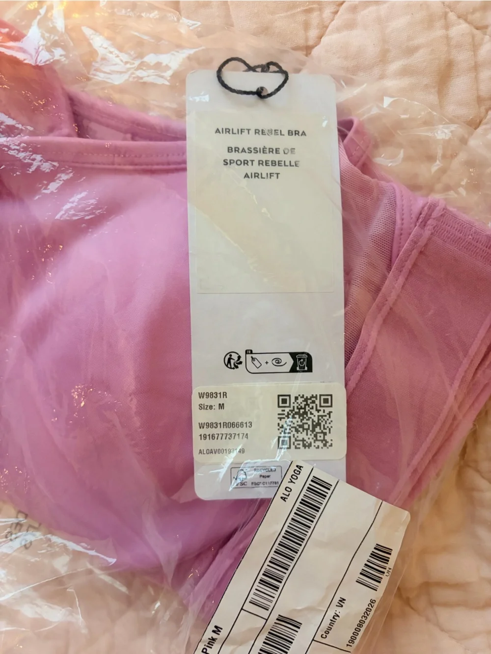 NWT Alo Yoga Airlift Rebel Bra & Leggings Set
